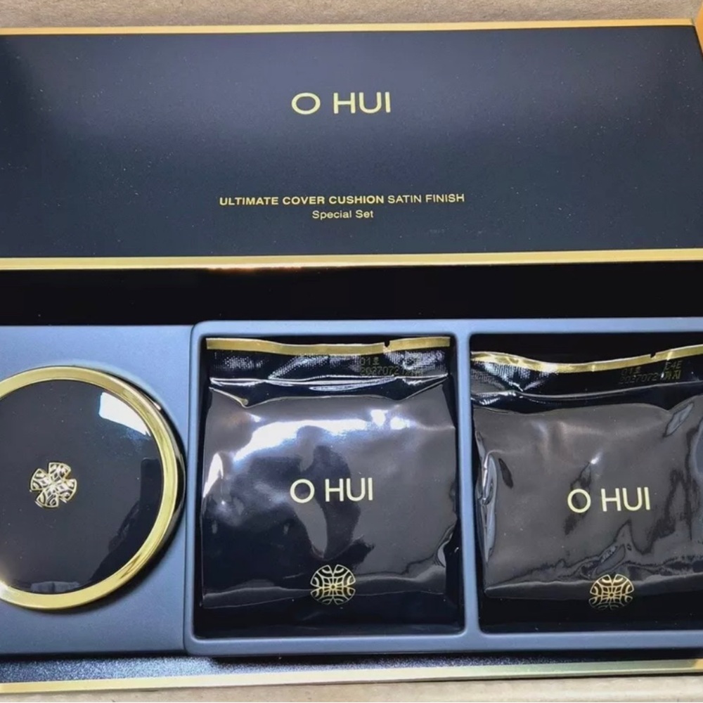 OHUI Ultimate Cover Cushion Satin Finish Special Set O HUI.